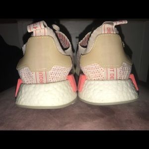 ADIDAS NMD R1 SHOES